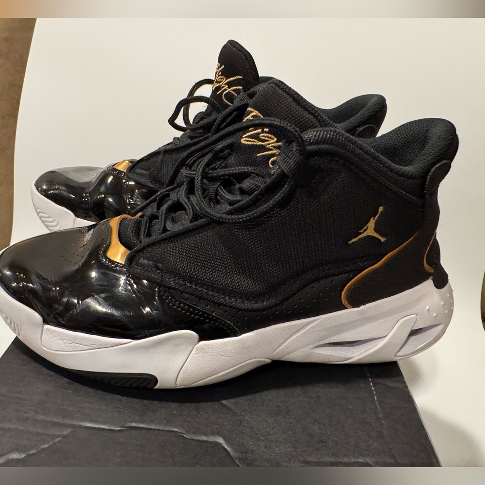 Jordan Max Aura 4 Black Metallic Gold Sneakers